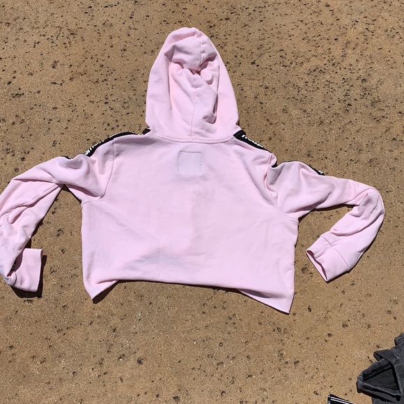 Girls Pink cropped sweatshirt! - Picture 2 of 2